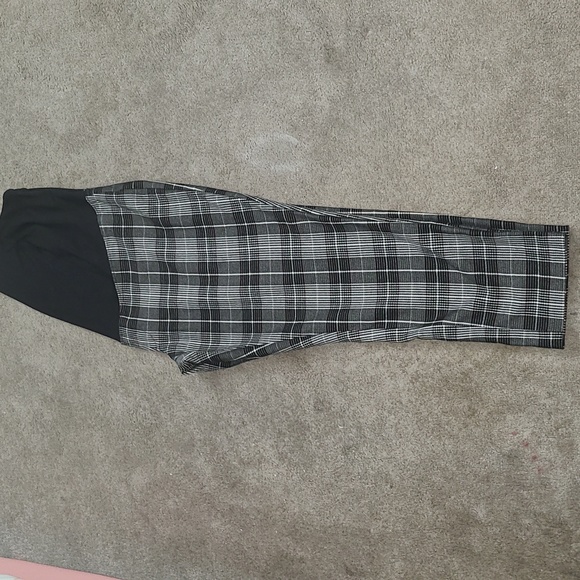 Isabel Maternity Black & White Houndstooth Plaid Cropped Pants size 14 - Picture 1 of 7